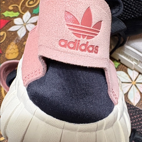 Adidas Women's Sneakers in Pink and Black - Picture 9 of 11